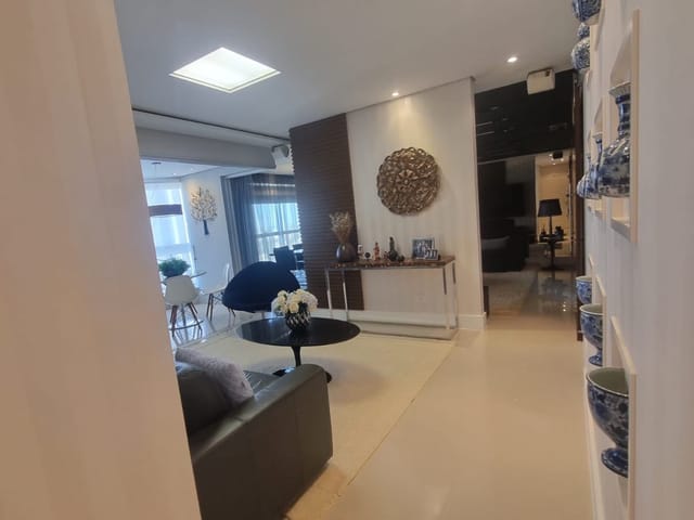 Apartamento com 218m² 3 quartos e 3 banheiros, à venda, no bairro Bela Suiça em Londrina