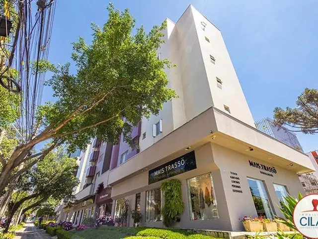 Apartamento 3 quartos e 2 banheiros, para alugar, no bairro Centro em Curitiba