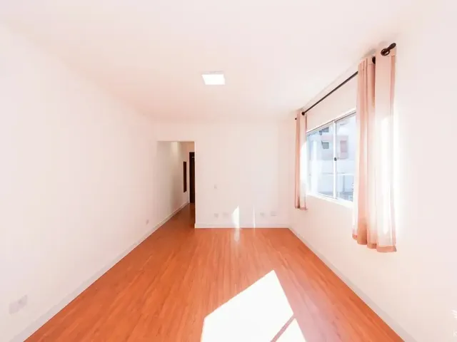 Apartamento 2 quartos e 1 banheiro, para alugar, no bairro Água Verde em Curitiba