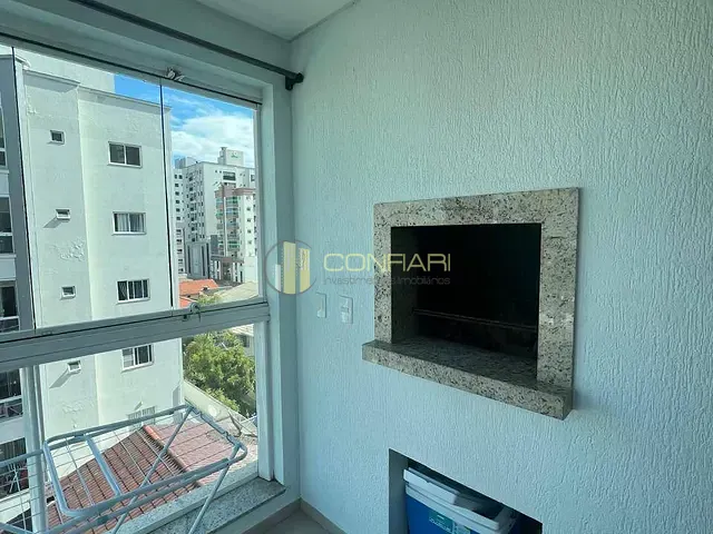 Apartamento 2 quartos e 2 banheiros, para alugar, no bairro Meia praia em Itapema