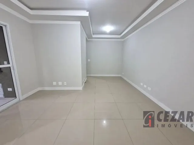 Apartamento 3 quartos e 2 banheiros, para alugar, no bairro Uberaba em Curitiba