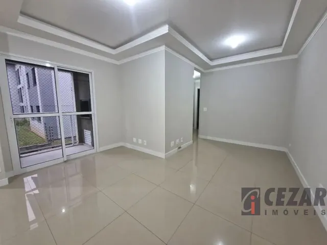 Apartamento 3 quartos e 2 banheiros, para alugar, no bairro Uberaba em Curitiba