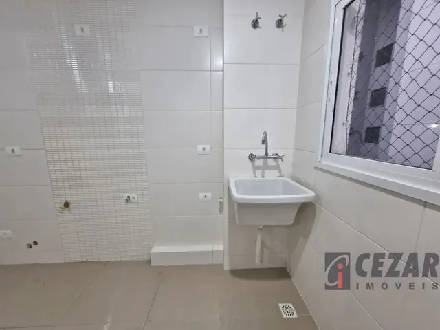 Apartamento 3 quartos e 2 banheiros, para alugar, no bairro Uberaba em Curitiba