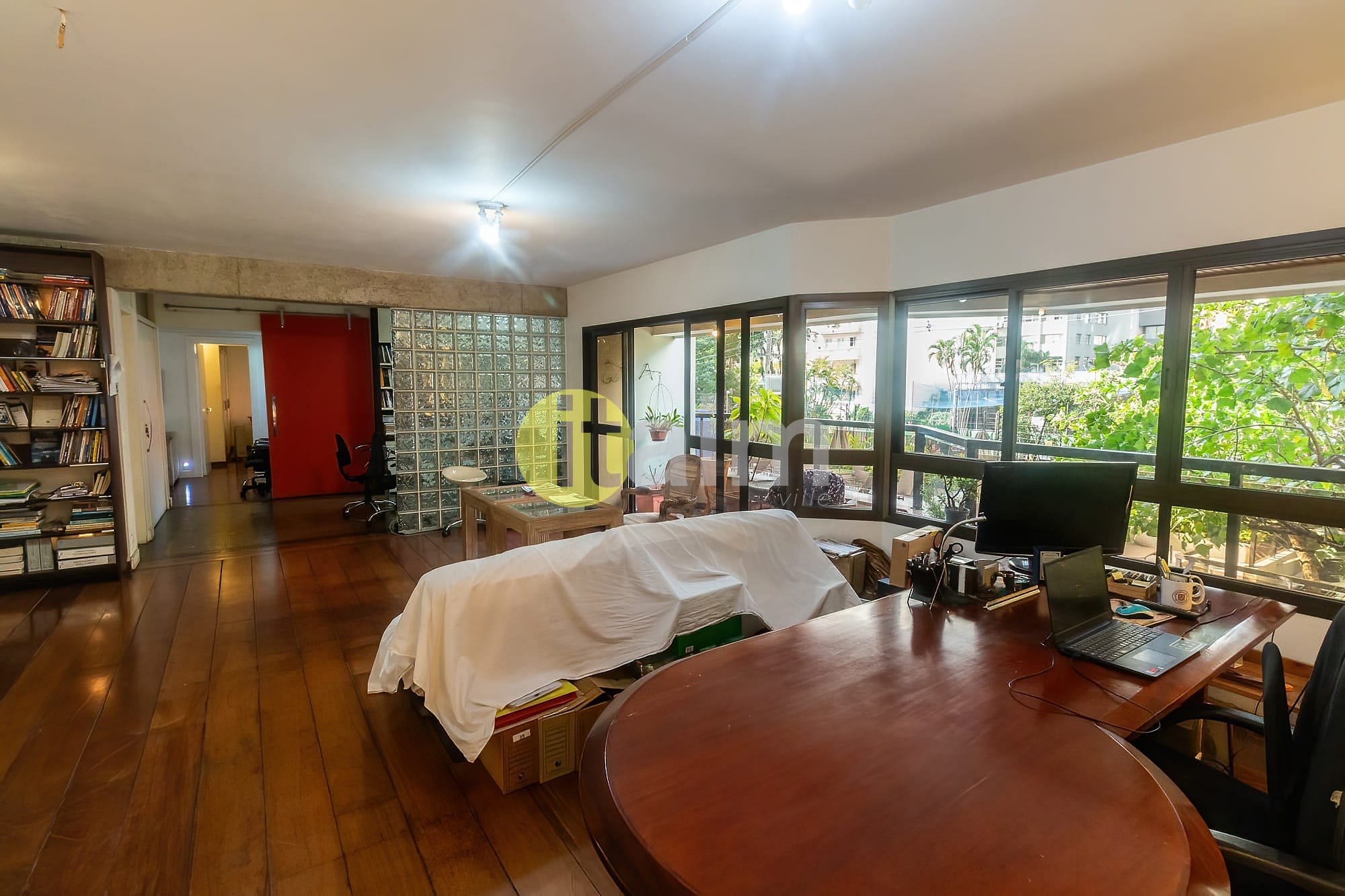 Apartamento para alugar com 3 quartos, 190m² - Foto 12