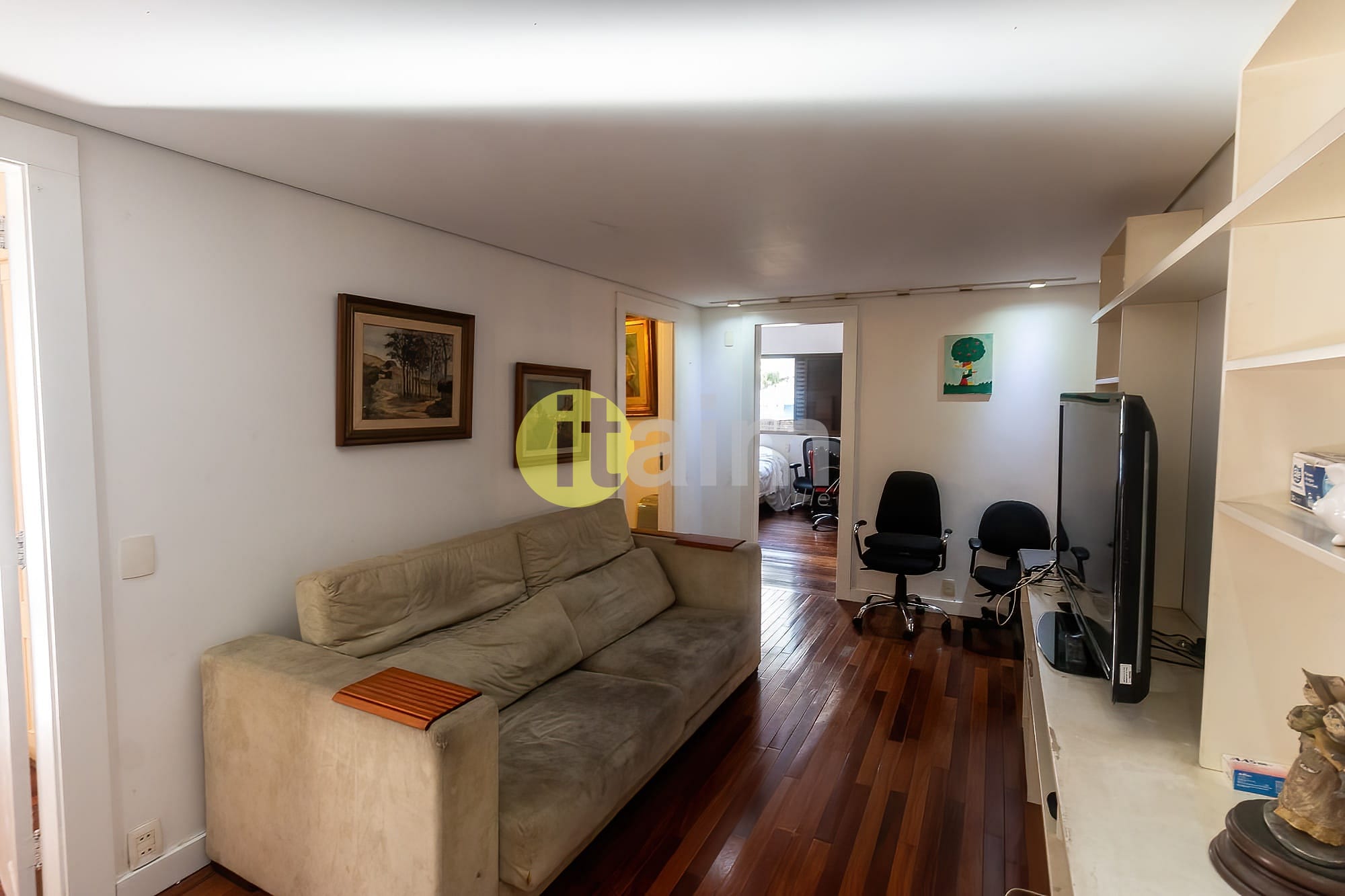 Apartamento para alugar com 3 quartos, 190m² - Foto 18