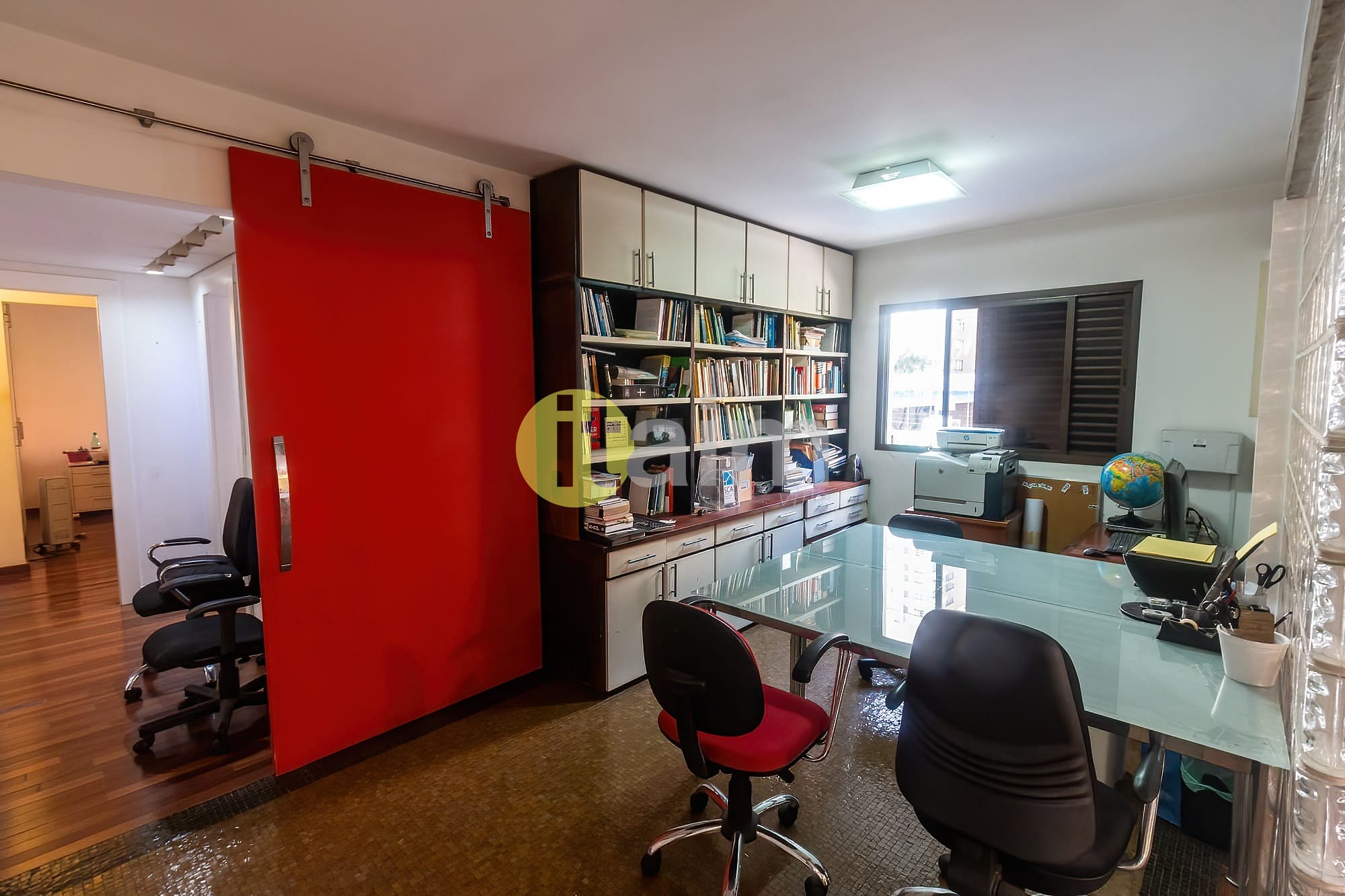 Apartamento para alugar com 3 quartos, 190m² - Foto 2