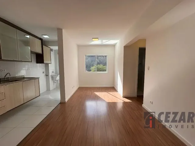 Apartamento 2 quartos e 1 banheiro, para alugar, no bairro Santa Cândida em Curitiba