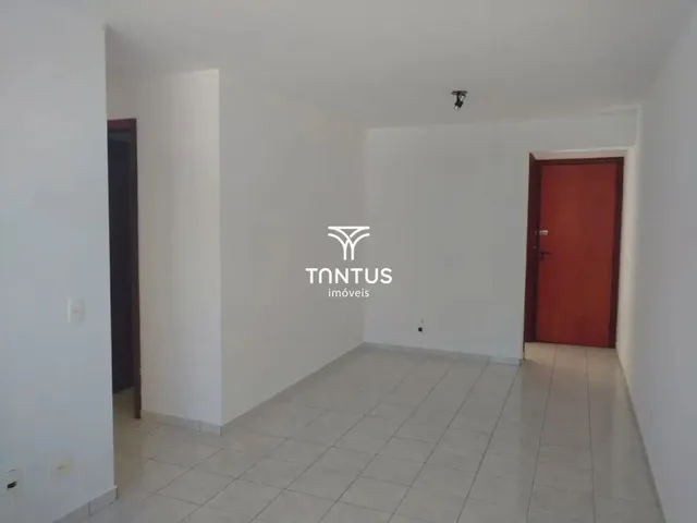 Apartamento 3 quartos e 1 banheiro, para alugar, no bairro Santa Cândida em Curitiba