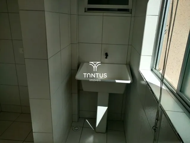 Apartamento 3 quartos e 1 banheiro, para alugar, no bairro Santa Cândida em Curitiba