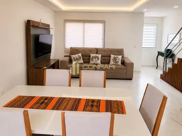 Sobrado 3 quartos e 2 banheiros, à venda, no bairro Balneário Pereque em Porto Belo