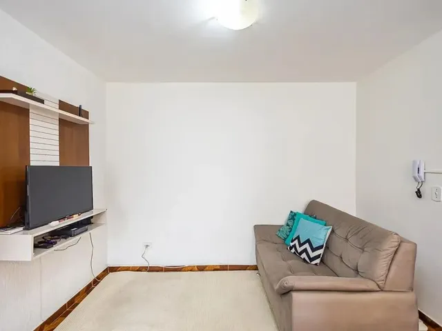 Apartamento 2 quartos e 1 banheiro, à venda, no bairro Campo Comprido em Curitiba