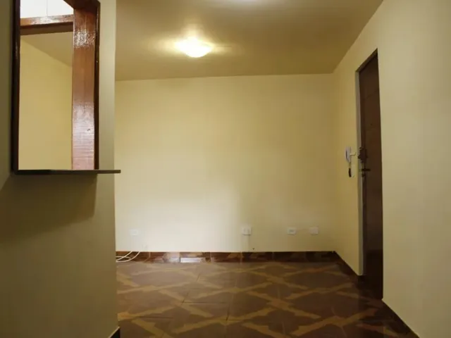 Apartamento 2 quartos e 1 banheiro, à venda, no bairro Campo Comprido em Curitiba