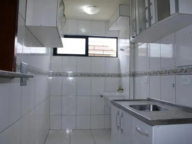 Apartamento 2 quartos e 1 banheiro, à venda, no bairro Campo Comprido em Curitiba