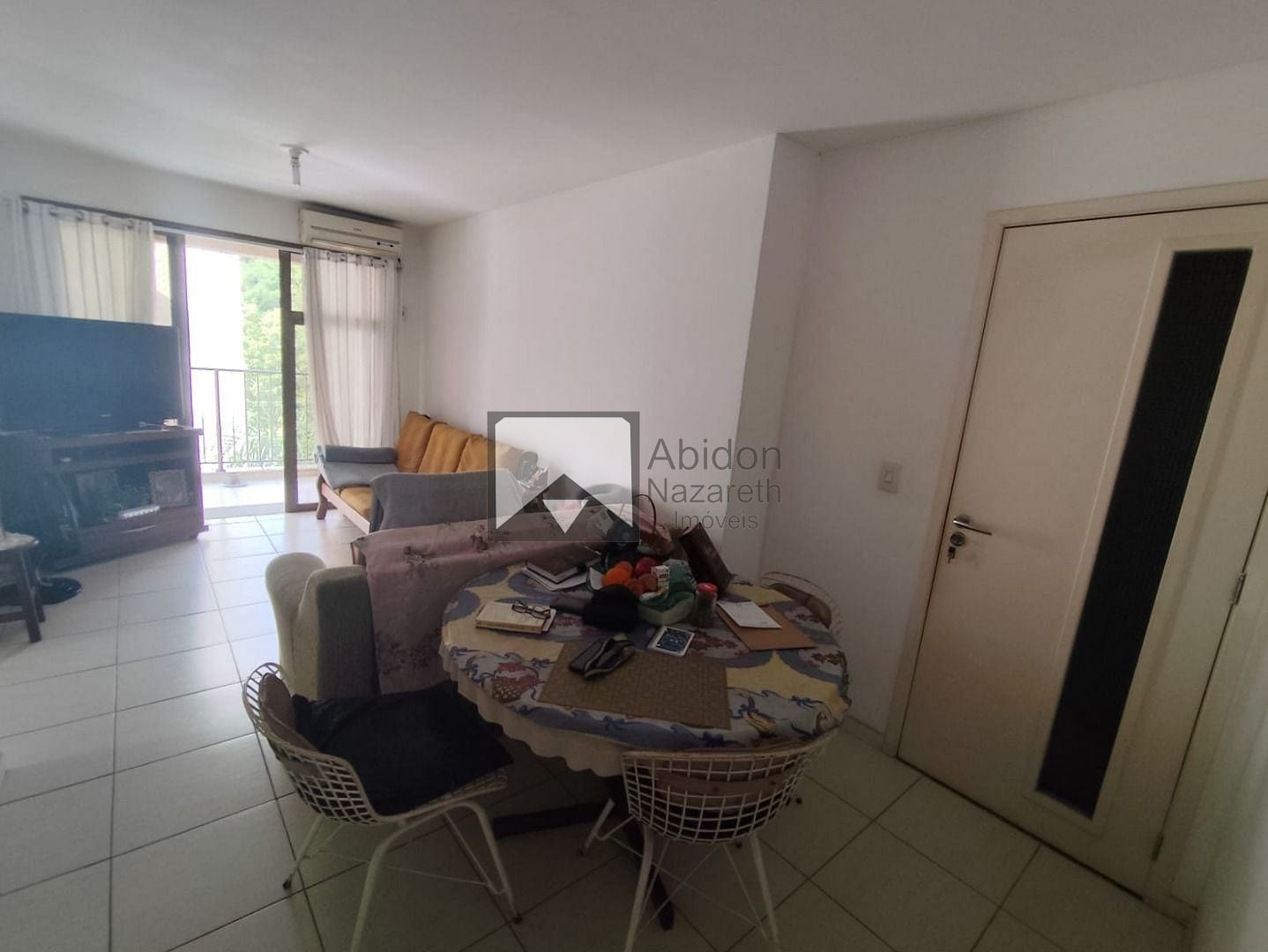 Apartamento à venda com 3 quartos, 87m² - Foto 2