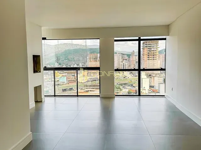 Apartamento 3 quartos e 4 banheiros, à venda, no bairro meia praia em Itapema