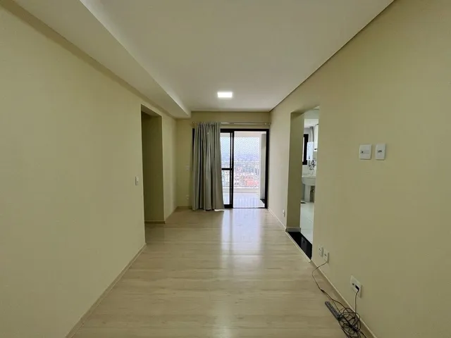 Apartamento 3 quartos e 2 banheiros, à venda, no bairro Parque Jamaica em Londrina