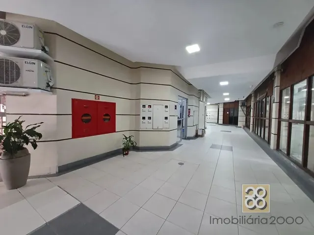 Apartamento 1 quarto e 1 banheiro, para alugar, no bairro Centro em Curitiba