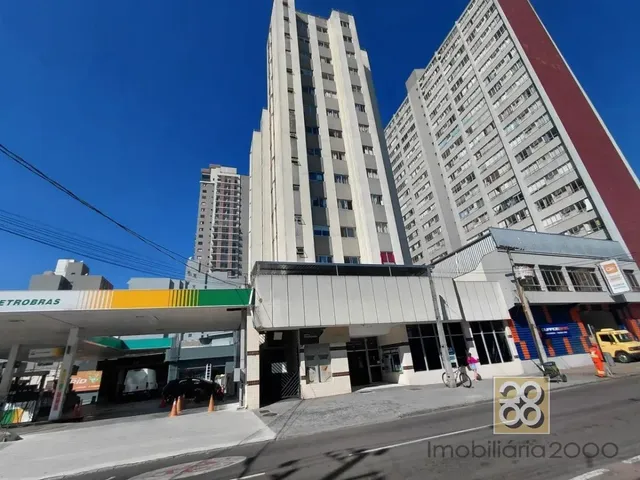 Apartamento 1 quarto e 1 banheiro, para alugar, no bairro Centro em Curitiba