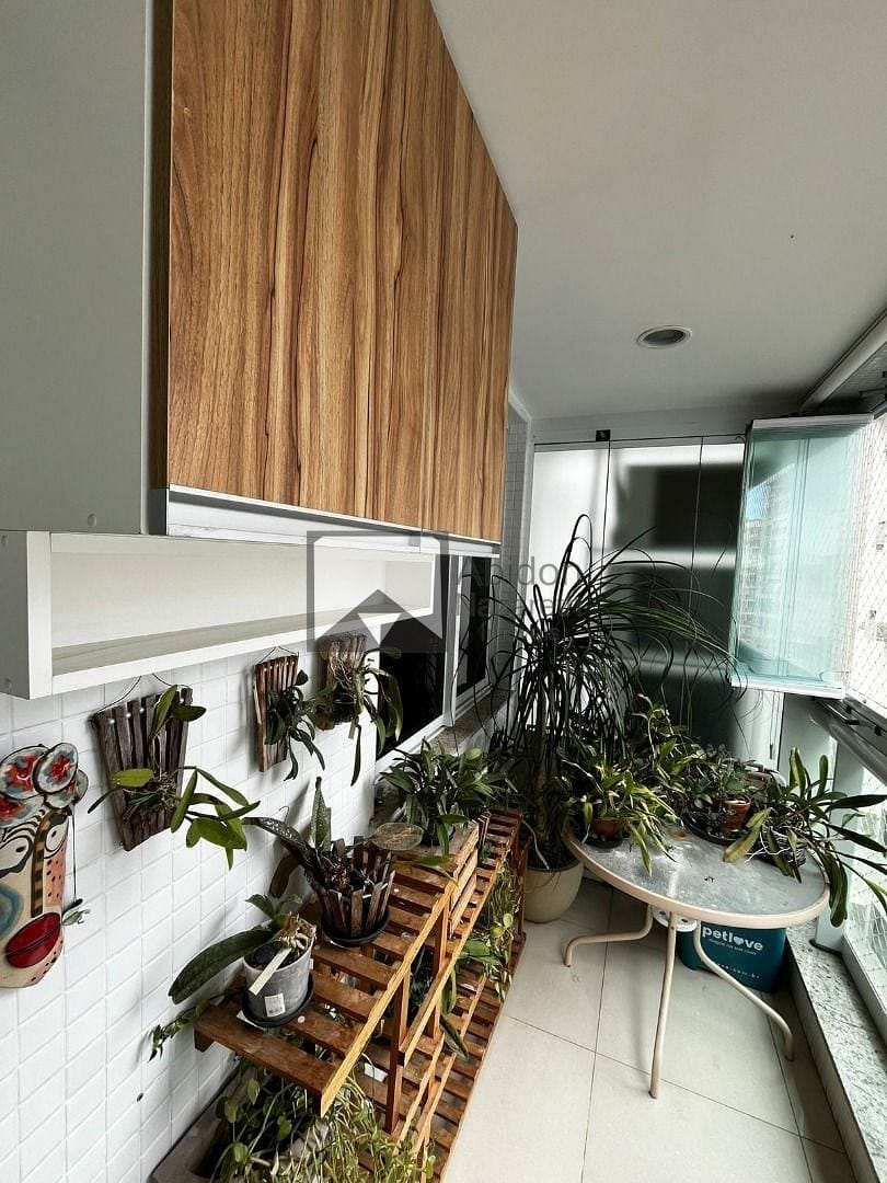 Apartamento à venda com 2 quartos, 77m² - Foto 2