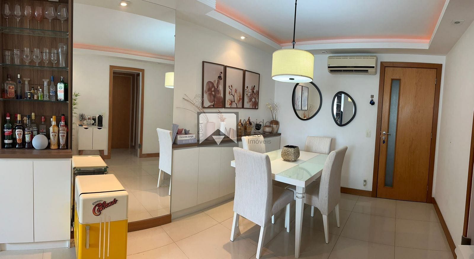 Apartamento à venda com 2 quartos, 77m² - Foto 4