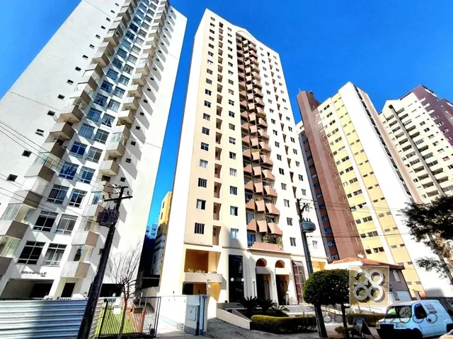Apartamento 3 quartos e 1 banheiro, para alugar, no bairro Cristo Rei em Curitiba
