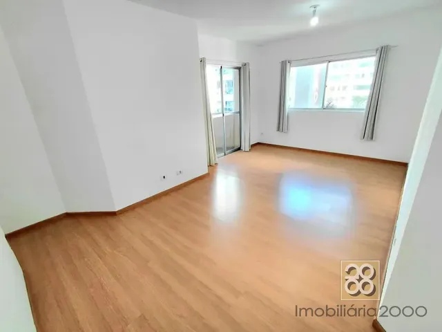 Apartamento 3 quartos e 1 banheiro, para alugar, no bairro Cristo Rei em Curitiba