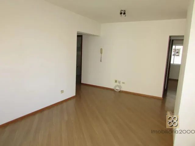 Apartamento 3 quartos e 1 banheiro, para alugar, no bairro Cristo Rei em Curitiba