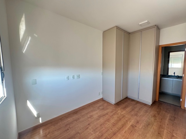 Apartamento 2 quartos e 2 banheiros, à venda, no bairro Santa Rosa em Londrina