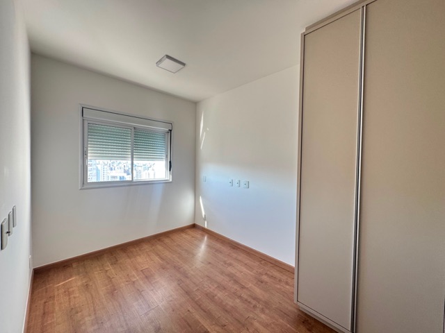 Apartamento 2 quartos e 2 banheiros, à venda, no bairro Santa Rosa em Londrina