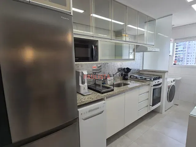 Apartamento 2 quartos e 2 banheiros, à venda, no bairro Gonzaga em Santos