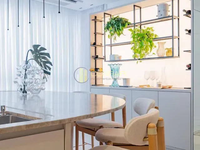 Apartamento 3 quartos e 4 banheiros, à venda, no bairro Meia Praia em Itapema