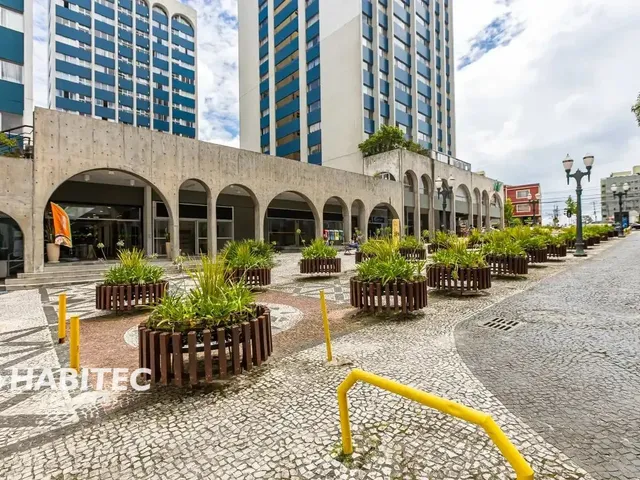 Apartamento 2 quartos e 1 banheiro, para alugar, no bairro Água Verde em Curitiba