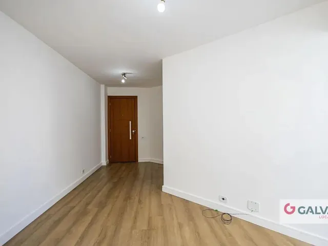 Apartamento 2 quartos e 1 banheiro, para alugar, no bairro Bigorrilho em Curitiba
