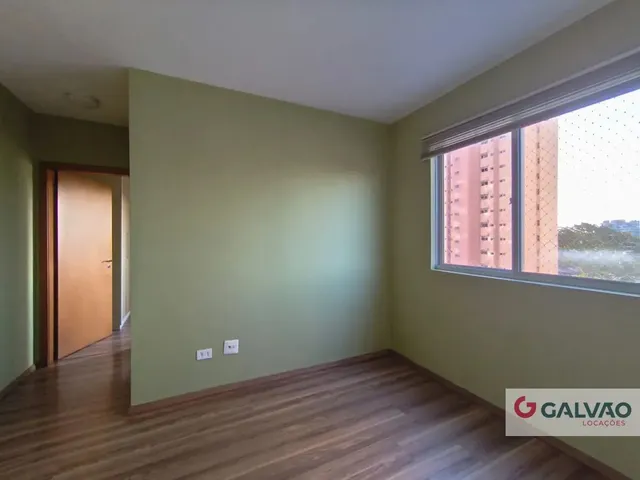 Apartamento 1 quarto e 1 banheiro, para alugar, no bairro Cristo Rei em Curitiba
