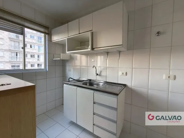 Apartamento 1 quarto e 1 banheiro, para alugar, no bairro Cristo Rei em Curitiba