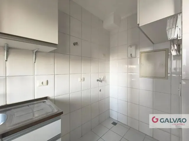 Apartamento 1 quarto e 1 banheiro, para alugar, no bairro Cristo Rei em Curitiba