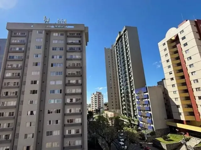 Apartamento 3 quartos e 2 banheiros, à venda, no bairro Cristo Rei em Curitiba