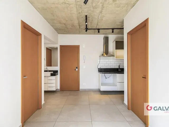 Apartamento 2 quartos e 1 banheiro, para alugar, no bairro São Francisco em Curitiba