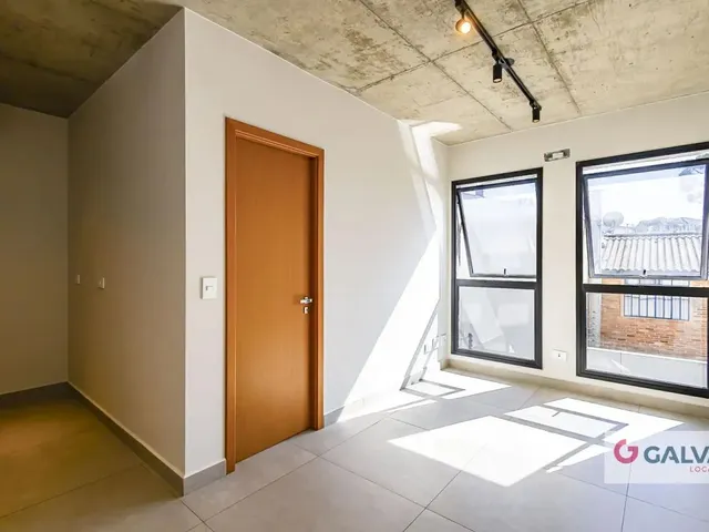 Apartamento 2 quartos e 1 banheiro, para alugar, no bairro São Francisco em Curitiba