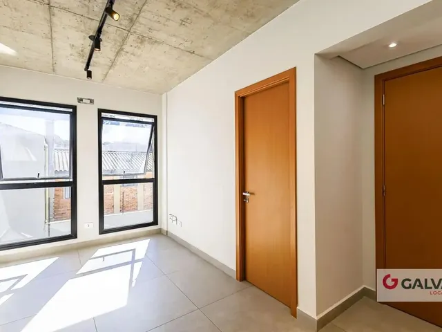 Apartamento 2 quartos e 1 banheiro, para alugar, no bairro São Francisco em Curitiba