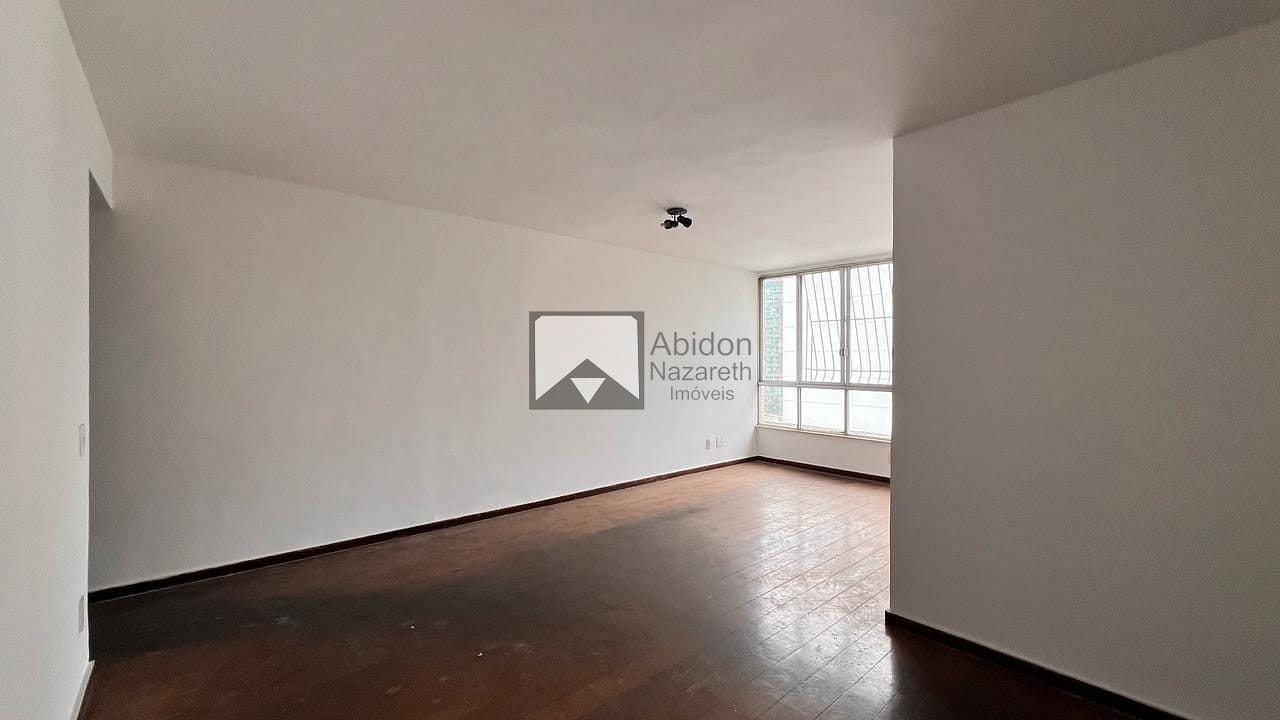 Apartamento à venda com 3 quartos, 115m² - Foto 2