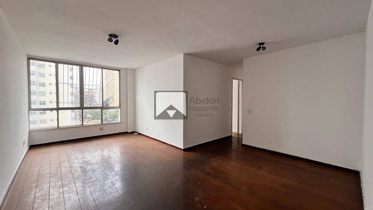 Apartamento à venda com 3 quartos, 115m² - Foto 1