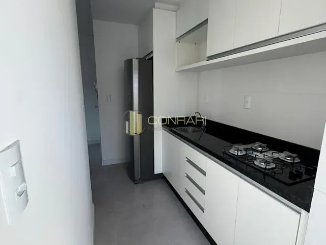 Apartamento 2 quartos e 2 banheiros, para alugar, no bairro Morretes em Itapema