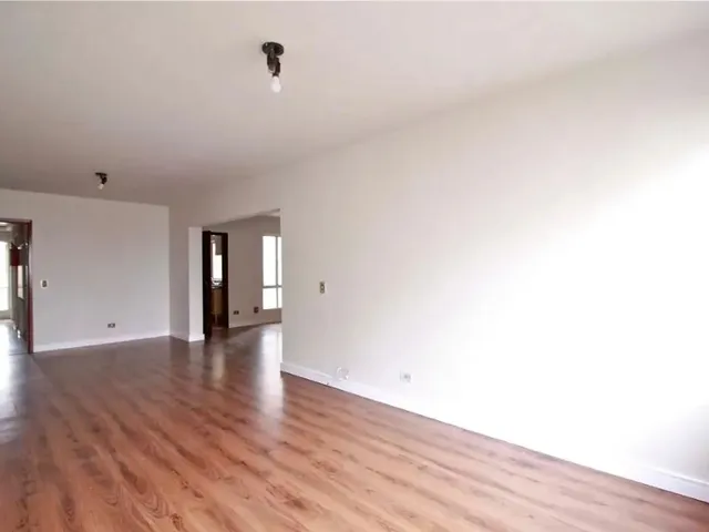 Apartamento 3 quartos e 3 banheiros, para alugar, no bairro Bigorrilho em Curitiba