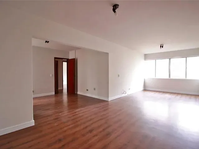 Apartamento 3 quartos e 3 banheiros, para alugar, no bairro Bigorrilho em Curitiba