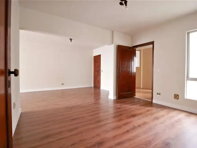 Apartamento 3 quartos e 3 banheiros, para alugar, no bairro Bigorrilho em Curitiba