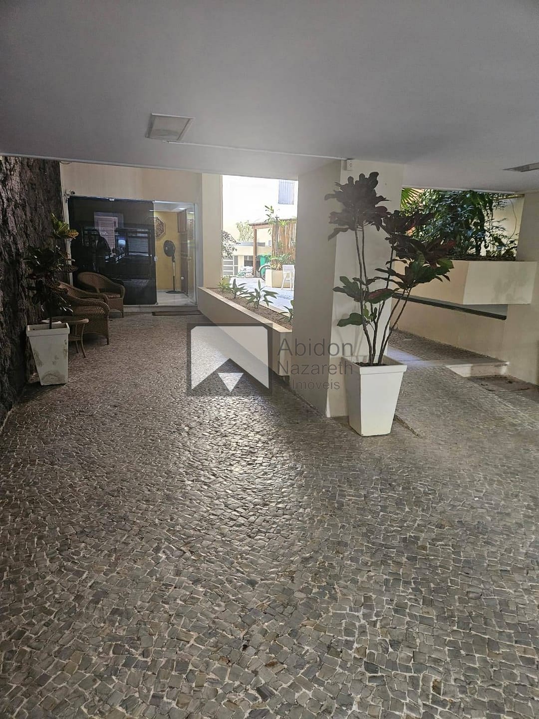 Apartamento à venda com 2 quartos, 70m² - Foto 13