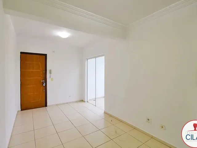 Apartamento 2 quartos e 1 banheiro, para alugar, no bairro Portão em Curitiba