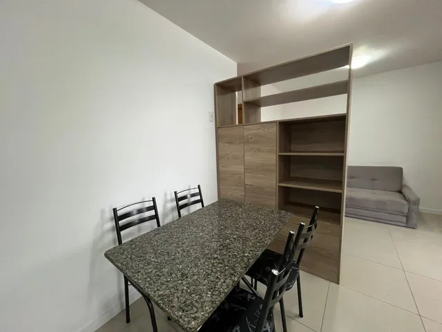 Apartamento 1 quarto e 1 banheiro, para alugar, no bairro Centro em Londrina