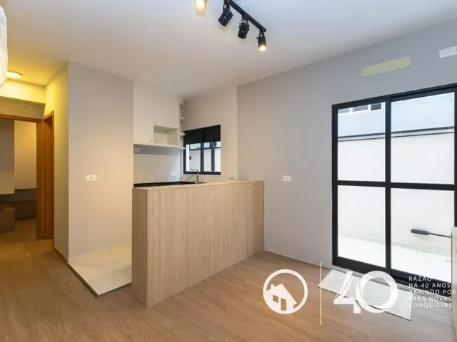 Apartamento 1 quarto e 1 banheiro, para alugar, no bairro Campo Comprido em Curitiba